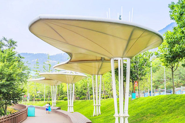 沈陽(yáng)膜結(jié)構(gòu)建筑給人視覺震撼的效果是非常強(qiáng)烈的